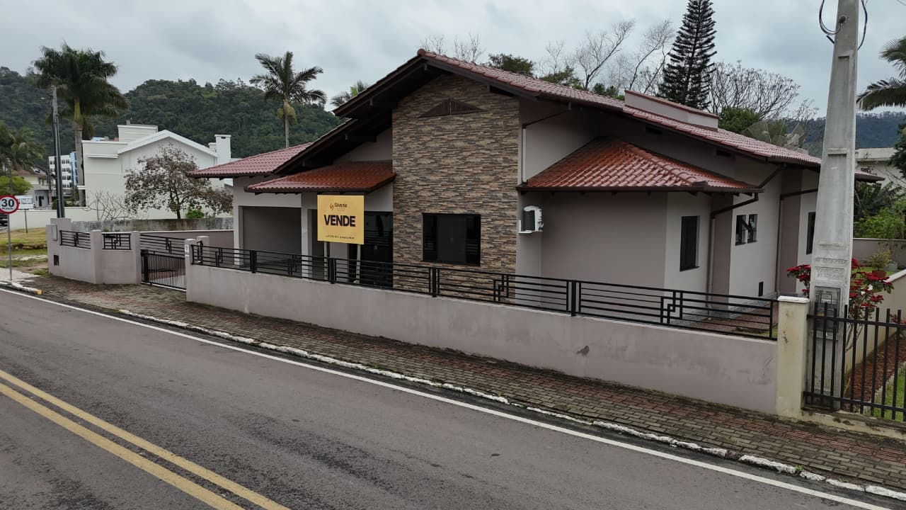 Casa à venda no Centro: 