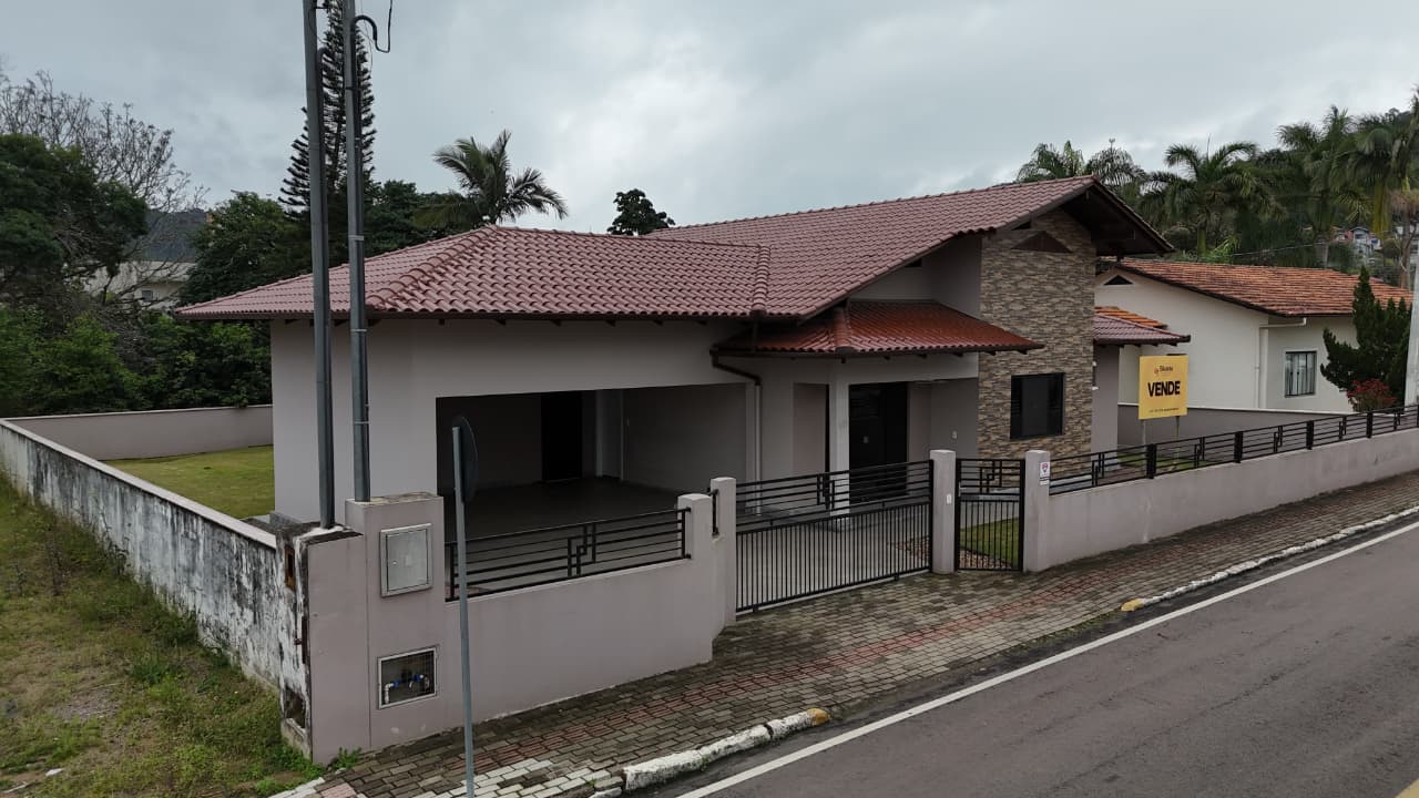 Casa à venda no Centro: 