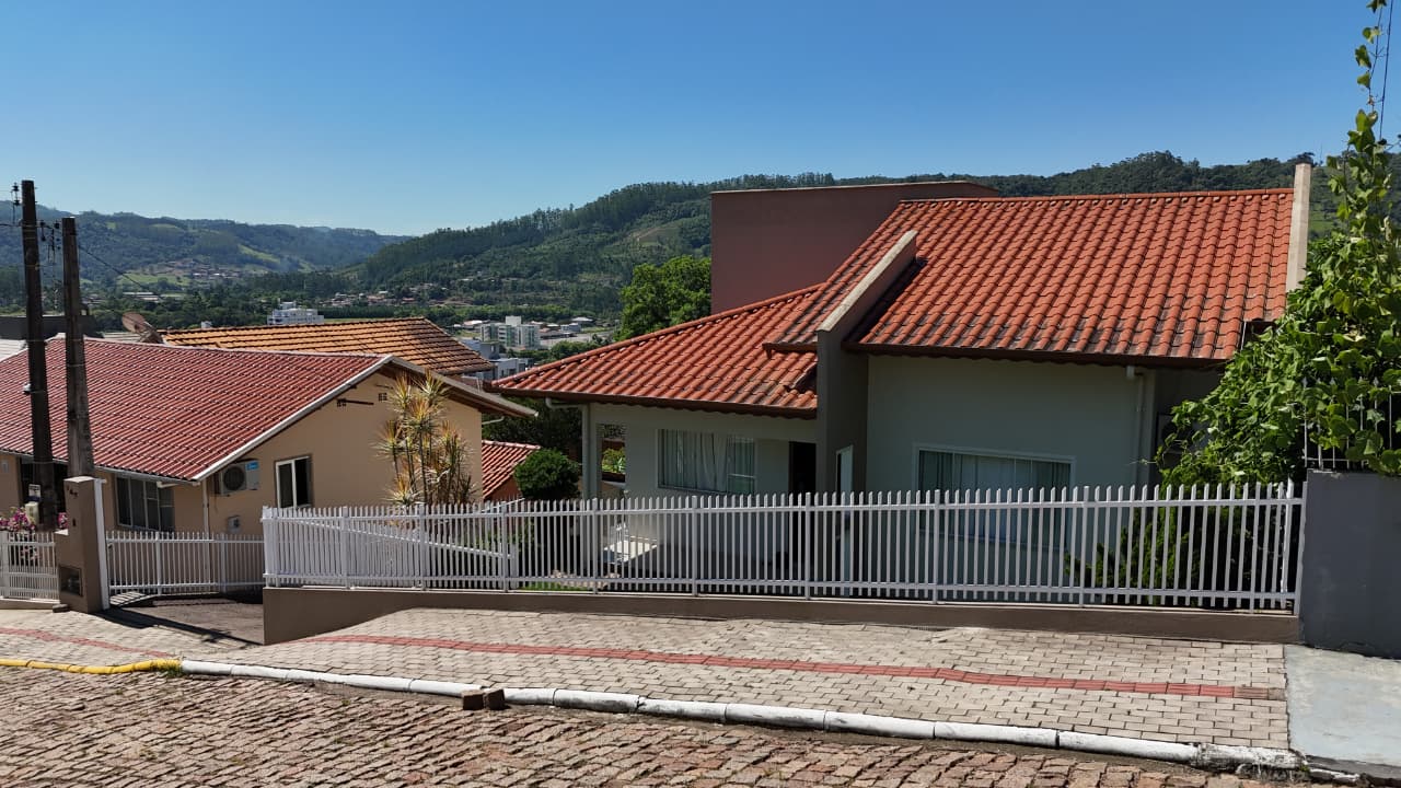 Casa à venda no Centro: 