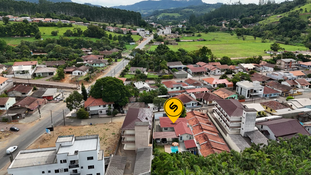 Casa à venda no Centro: 