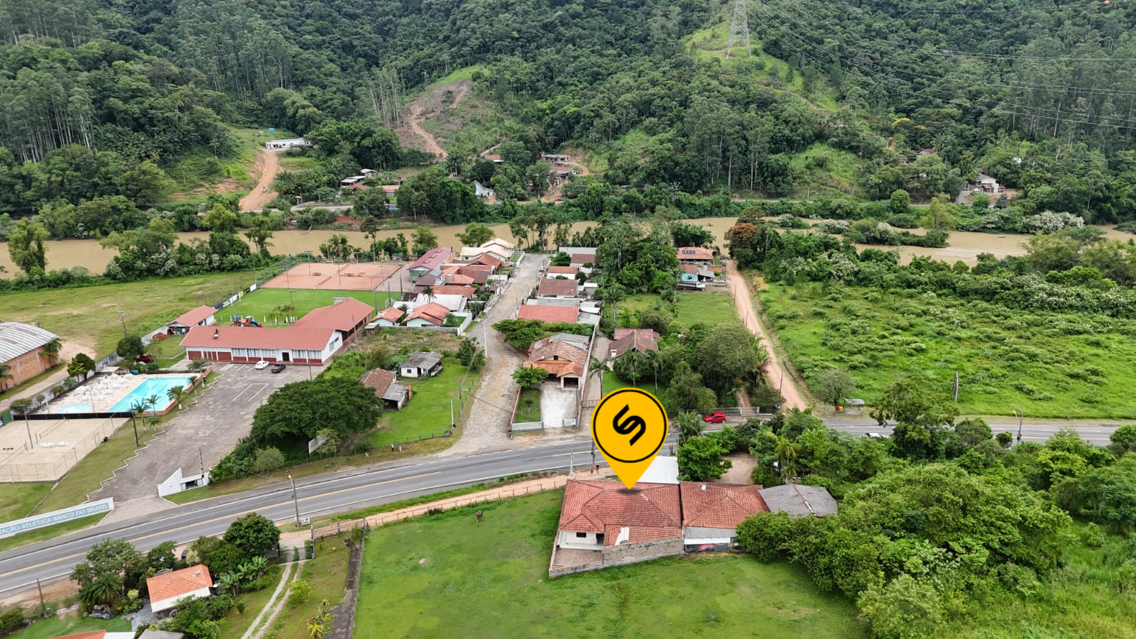 Casa à venda no Centro: 