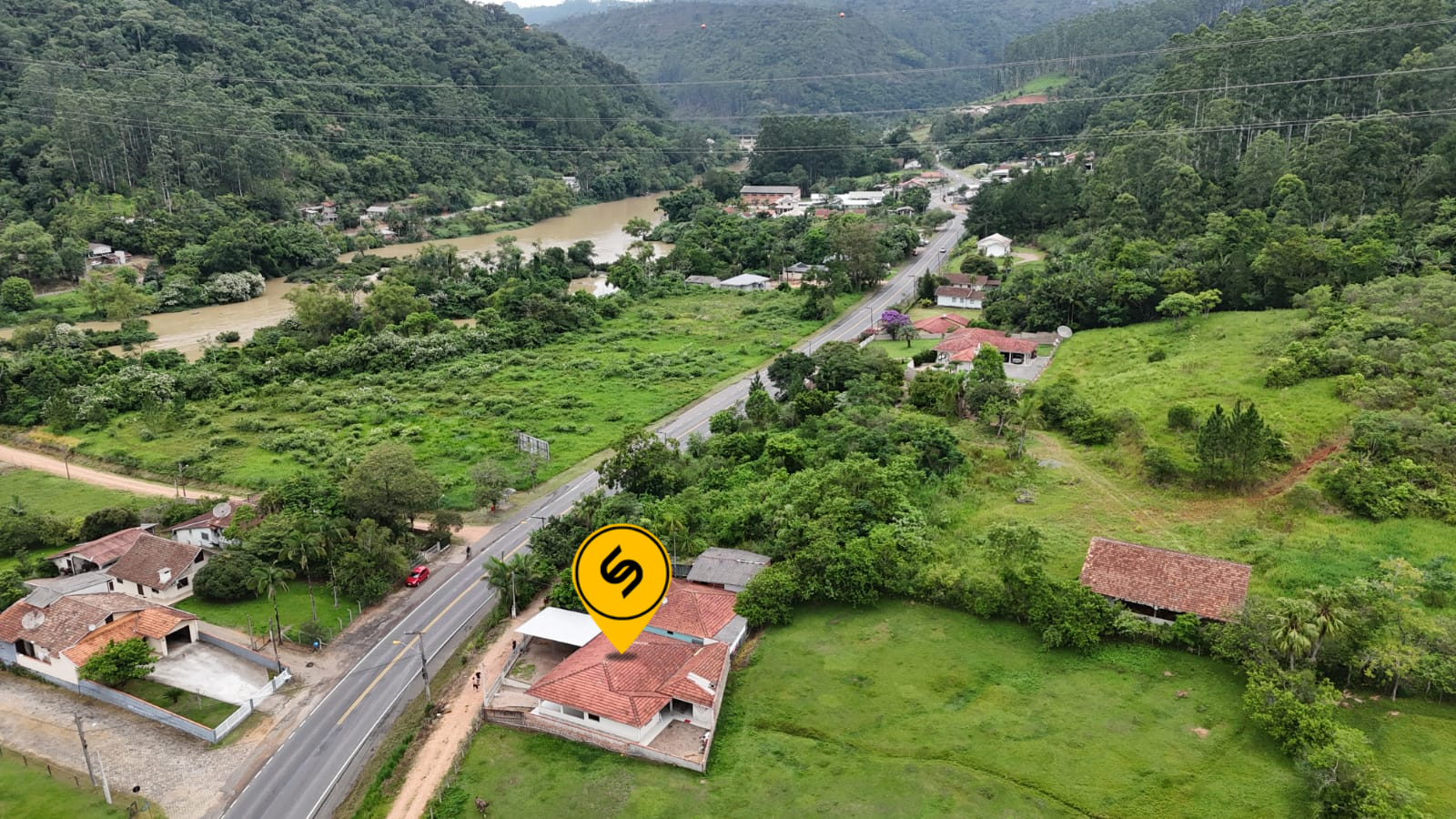 Casa à venda no Centro: 