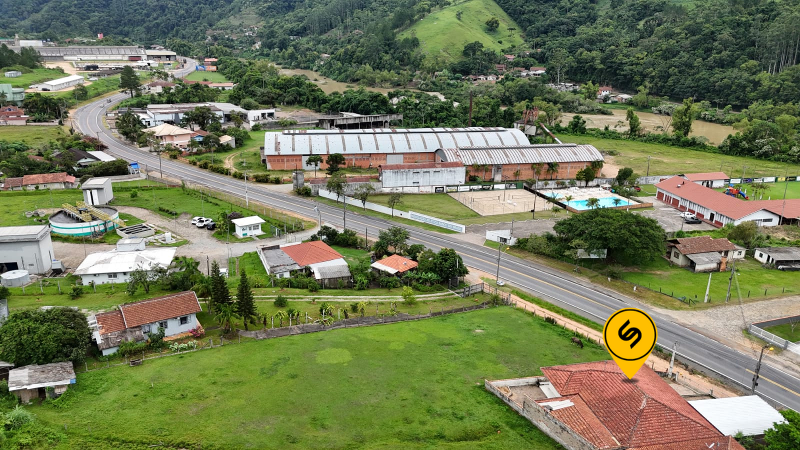 Casa à venda no Centro: 