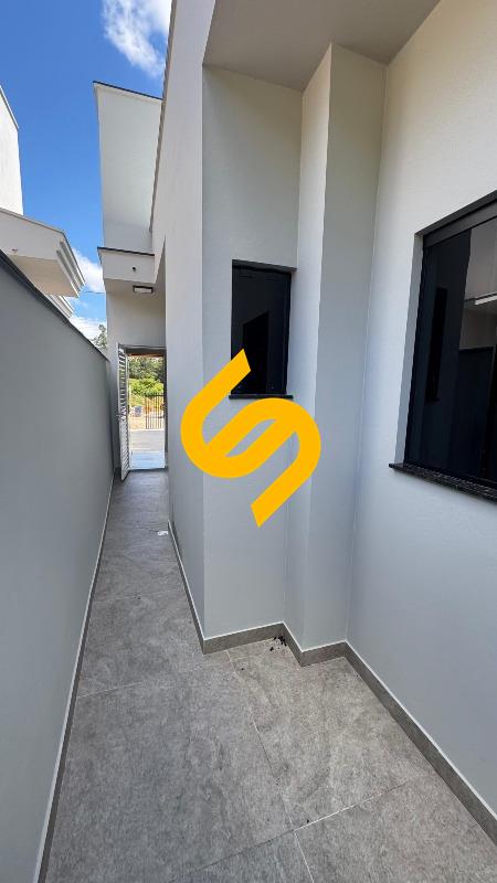 Casa à venda no Revólver: 