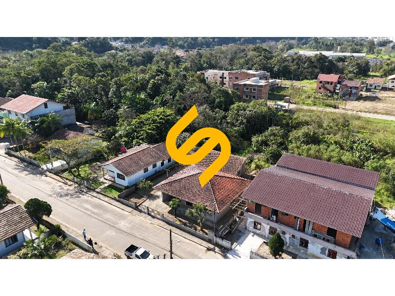 Casa à venda no Centro: 