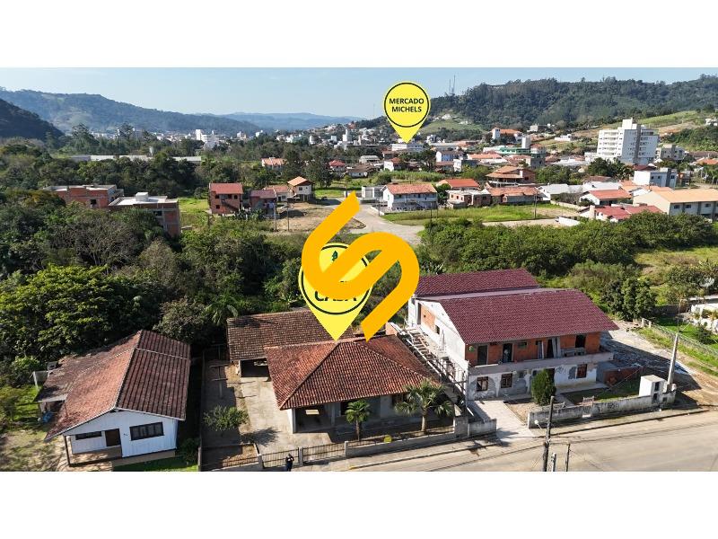 Casa à venda no Centro: 