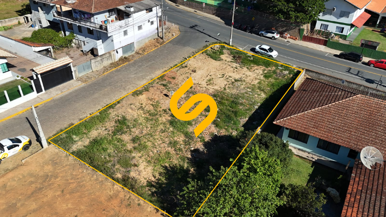 Terreno Urbano à venda no Centro: 