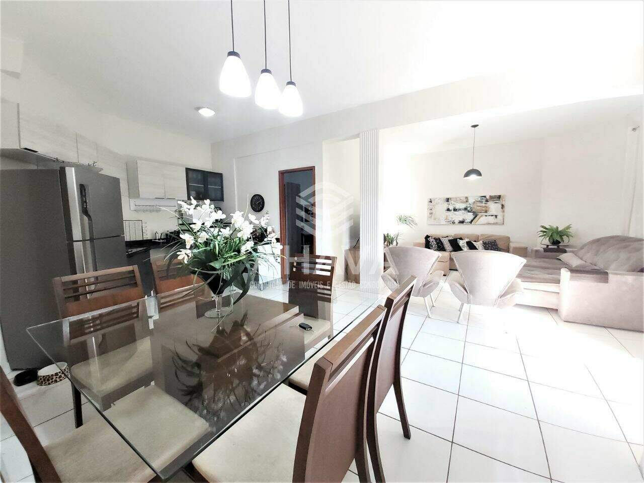 Casa à venda no São Luiz: SALA DE JANTAR, SALA DE TELEVISÃO E COZINHA