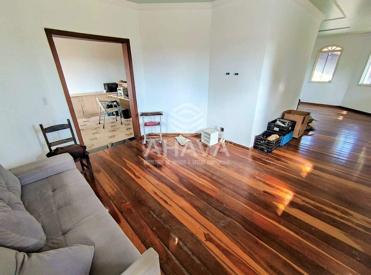 Casa geminada à venda no Santa Branca: SALA