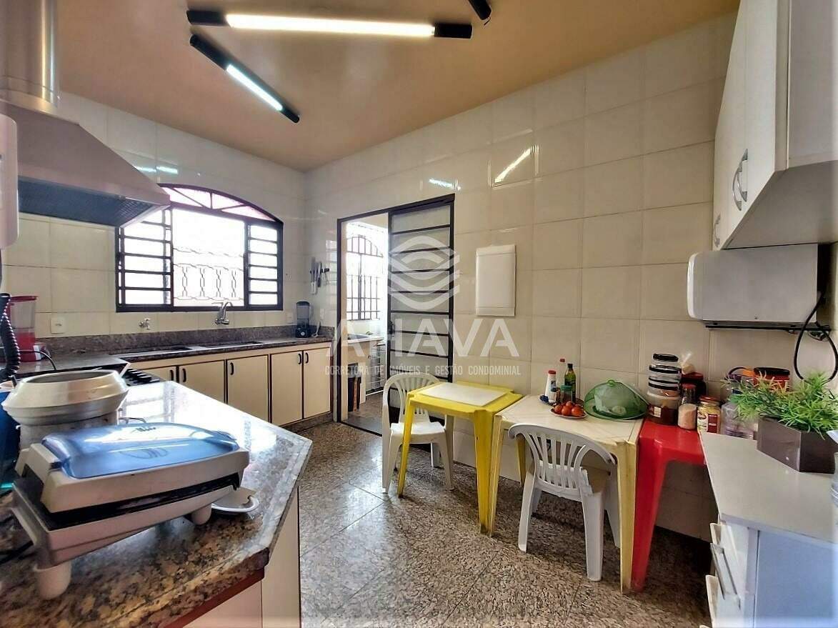 Casa à venda no Santa Amélia: COZINHA