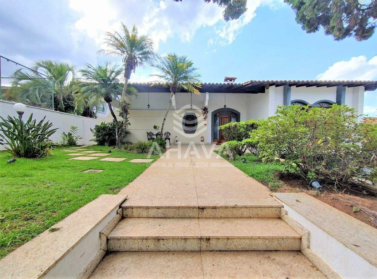 Casa à venda no Bandeirantes: FACHADA