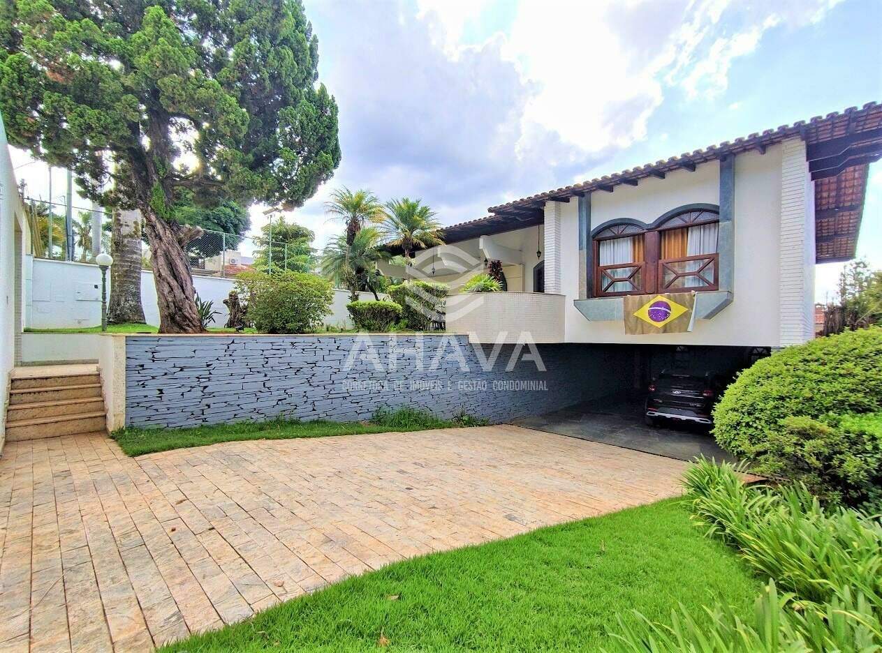 Casa à venda no Bandeirantes: FACHADA