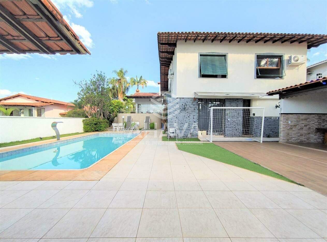 Casa à venda no Bandeirantes: PISCINA