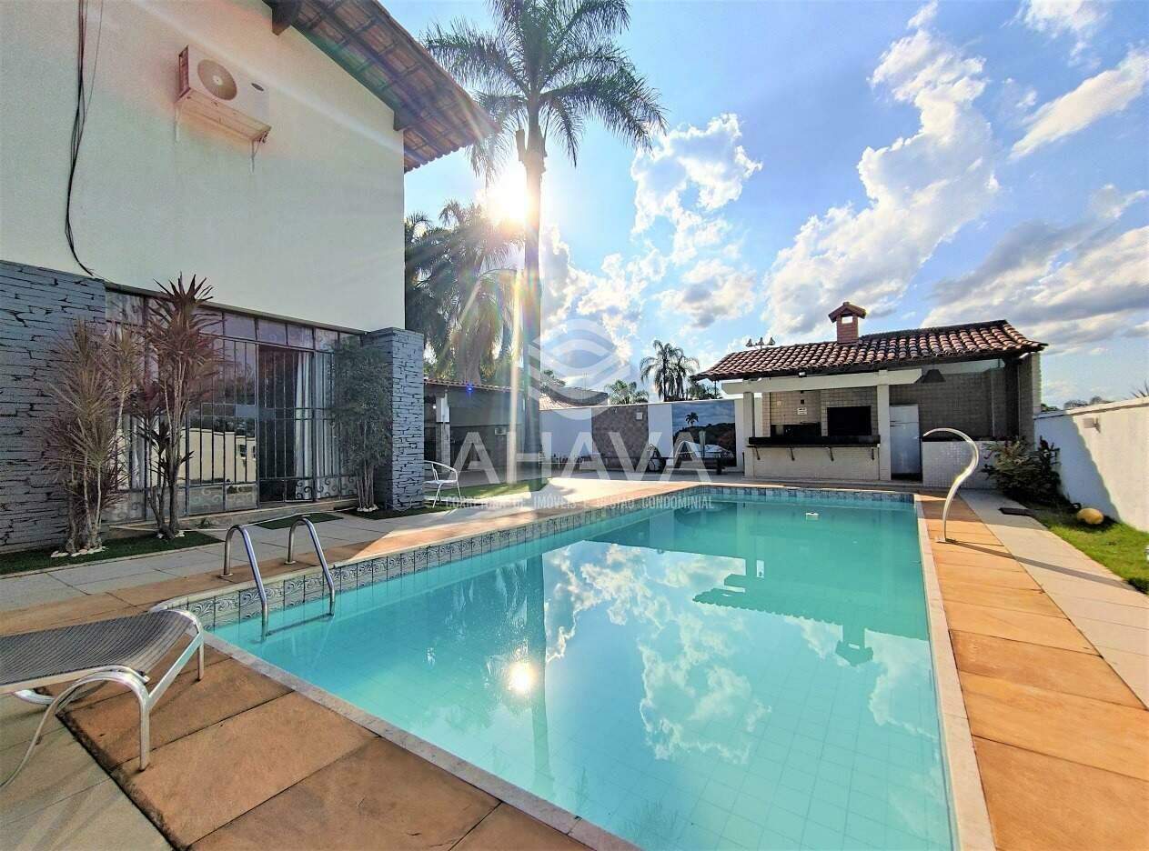 Casa à venda no Bandeirantes: PISCINA