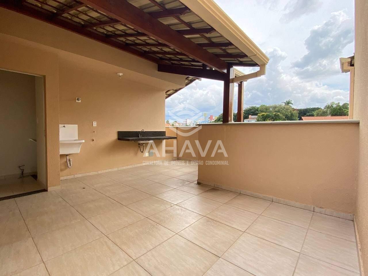 Cobertura à venda no Candelária: 