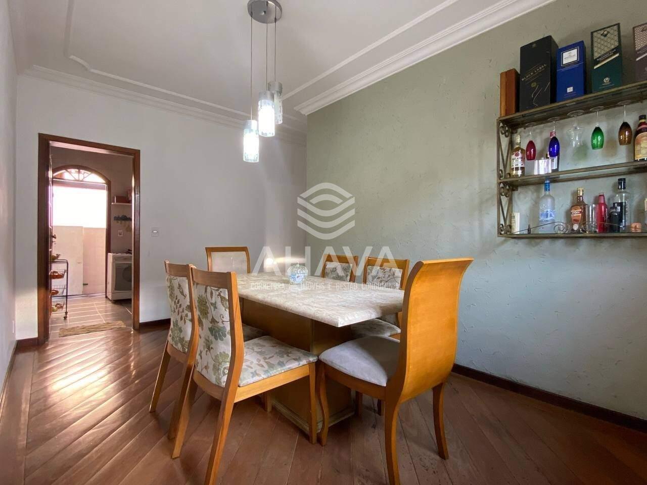 Casa geminada à venda no Santa Amélia: 