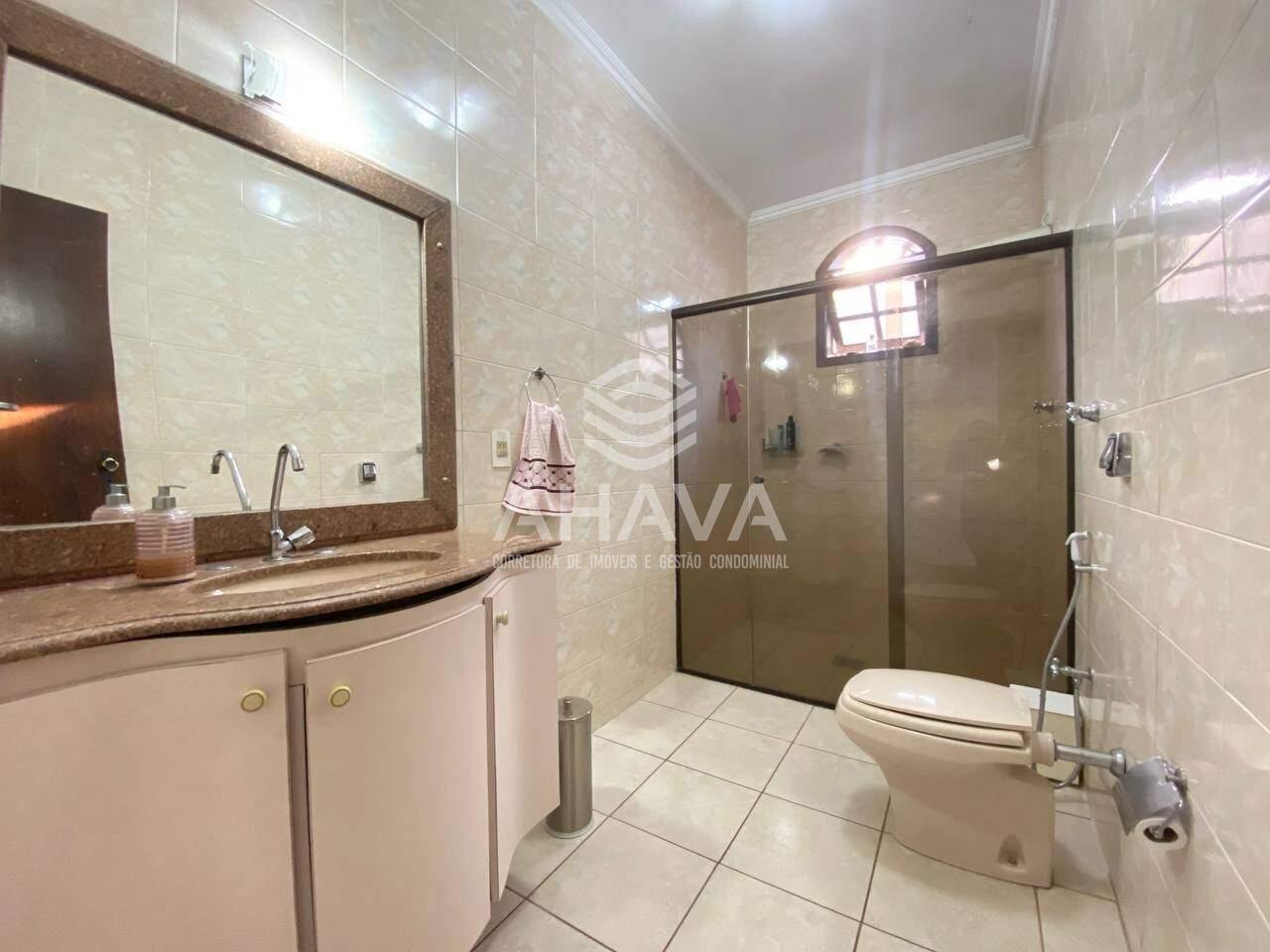 Casa geminada à venda no Santa Amélia: 