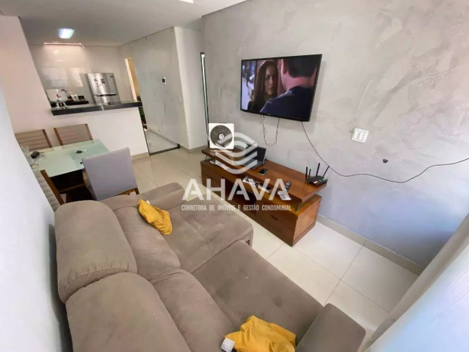 Casa geminada à venda no Candelária: 