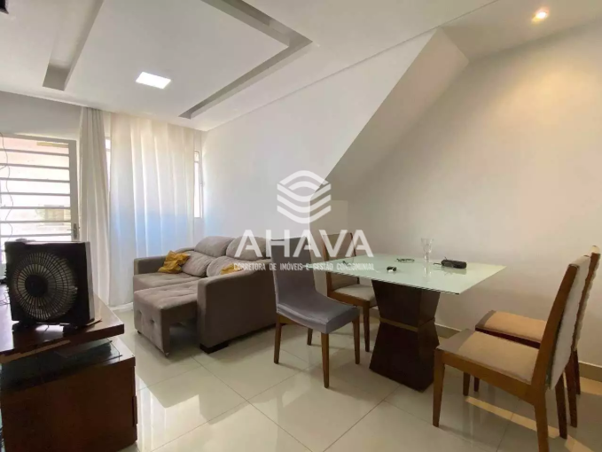 Casa geminada à venda no Candelária: 