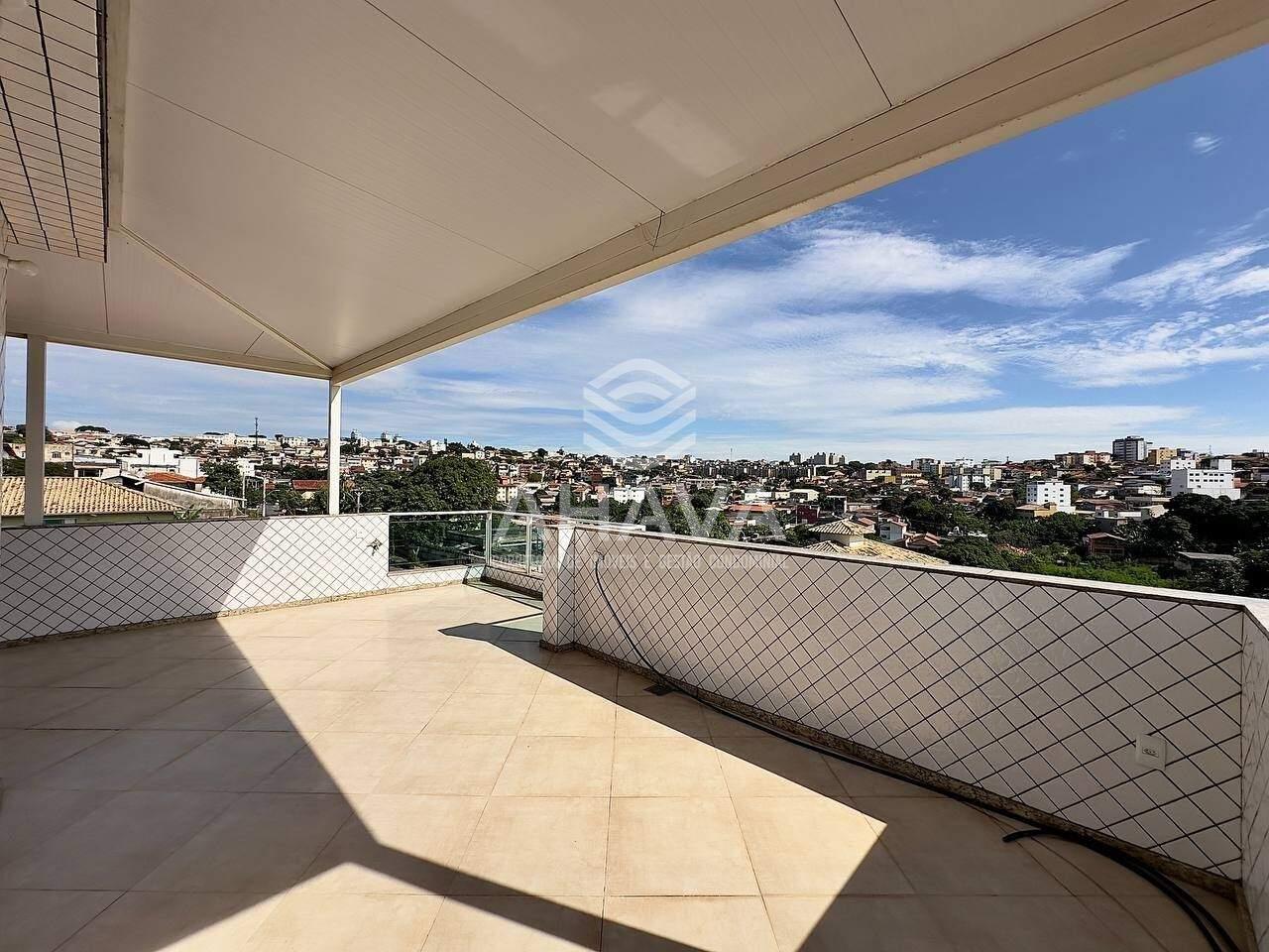 Cobertura à venda no Santa Mônica: 