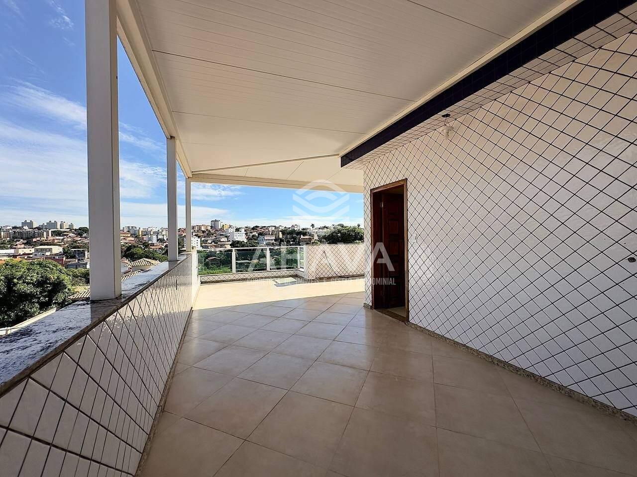 Cobertura à venda no Santa Mônica: 