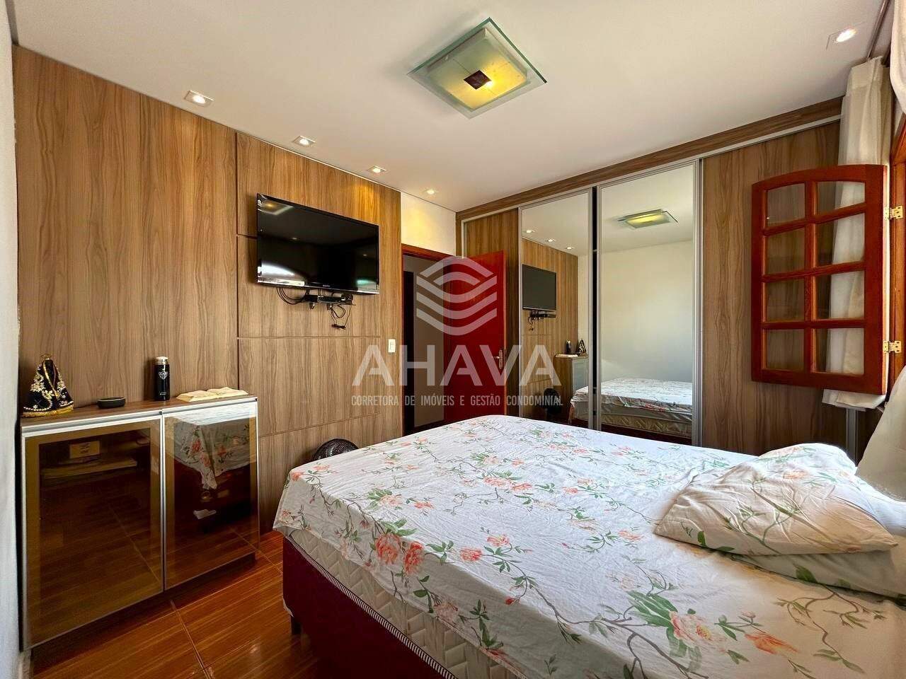Casa à venda no Itapoã: 