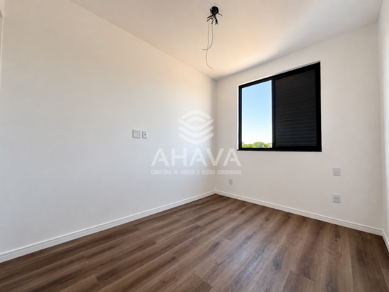 Casa geminada à venda no Santa Amélia: 