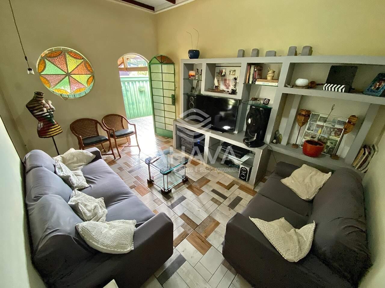 Casa geminada à venda no Planalto: 