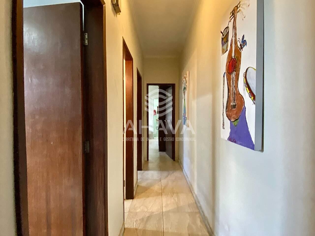 Casa geminada à venda no Planalto: 