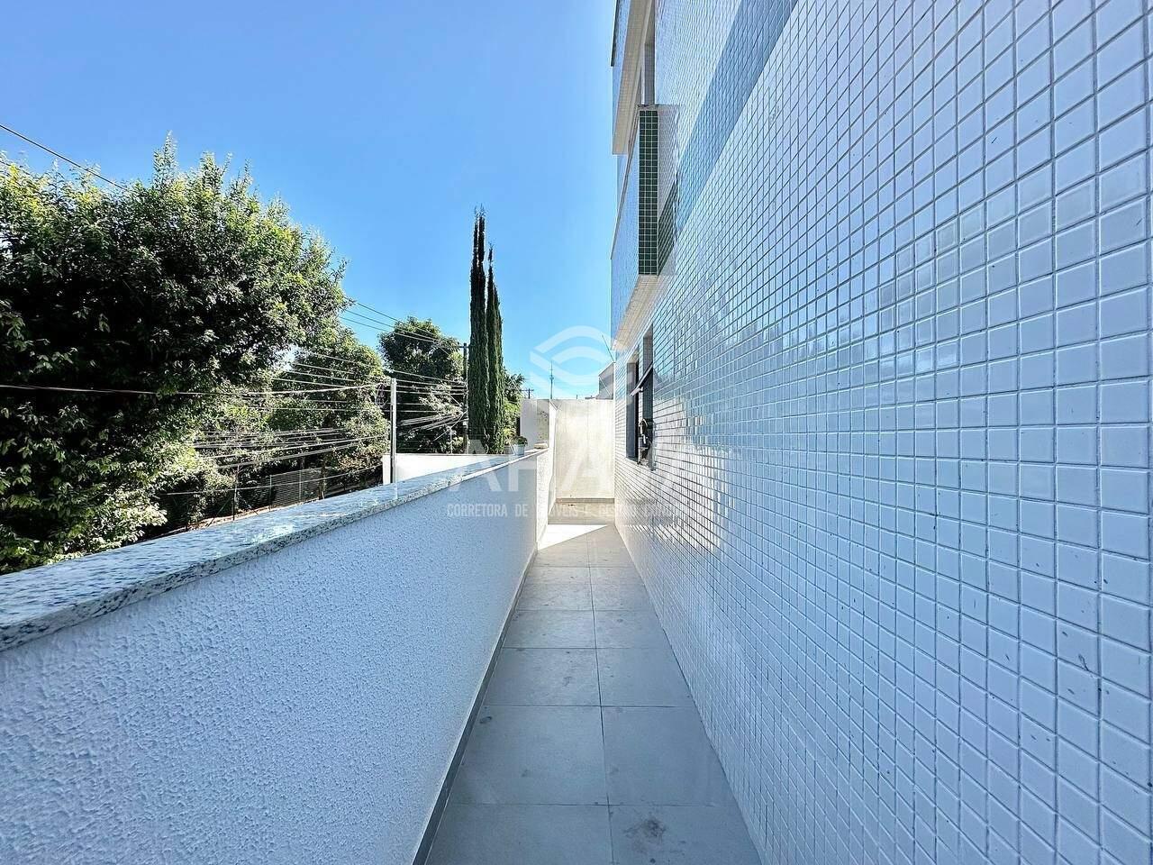 Apartamento com área privativa à venda no Itapoã: 