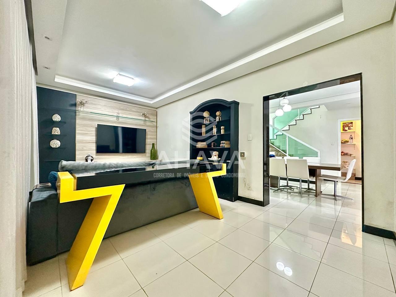 Casa à venda no Planalto: 