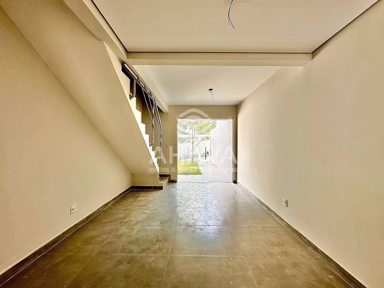 Casa geminada à venda no Planalto: 