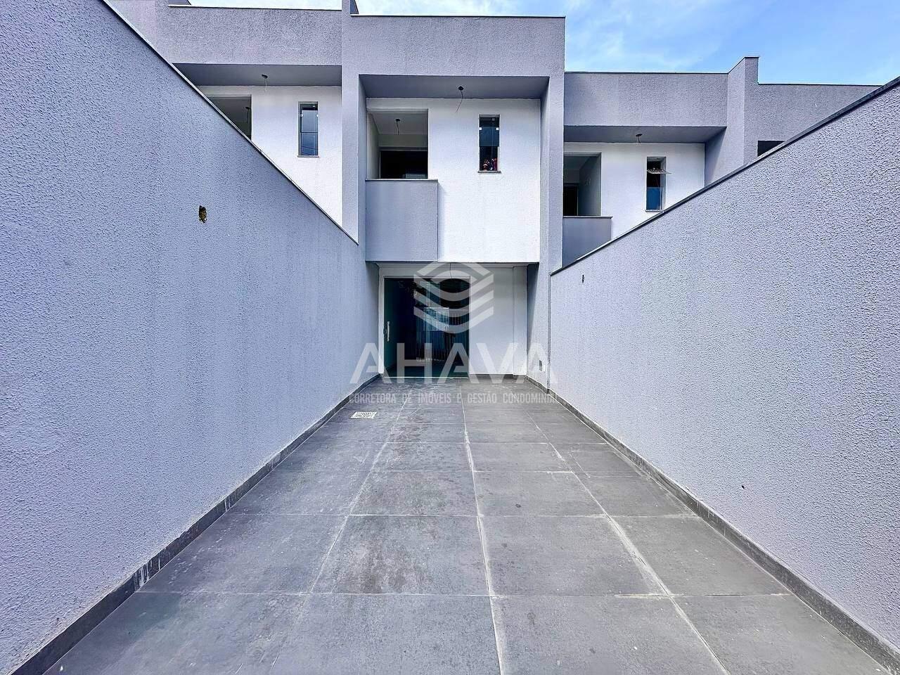 Casa geminada à venda no Planalto: 