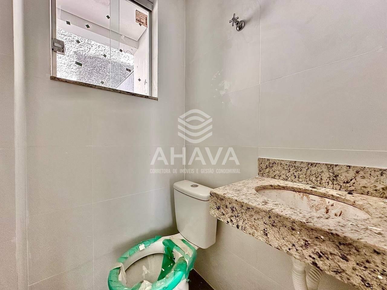 Casa geminada à venda no Planalto: 