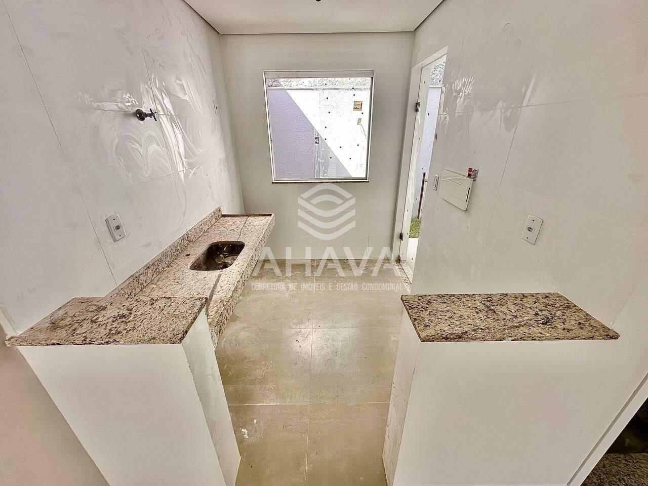 Casa geminada à venda no Planalto: 