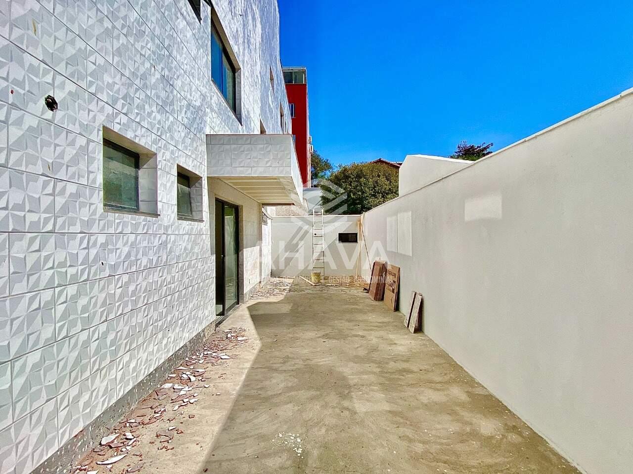 Apartamento com área privativa à venda no Itapoã: 