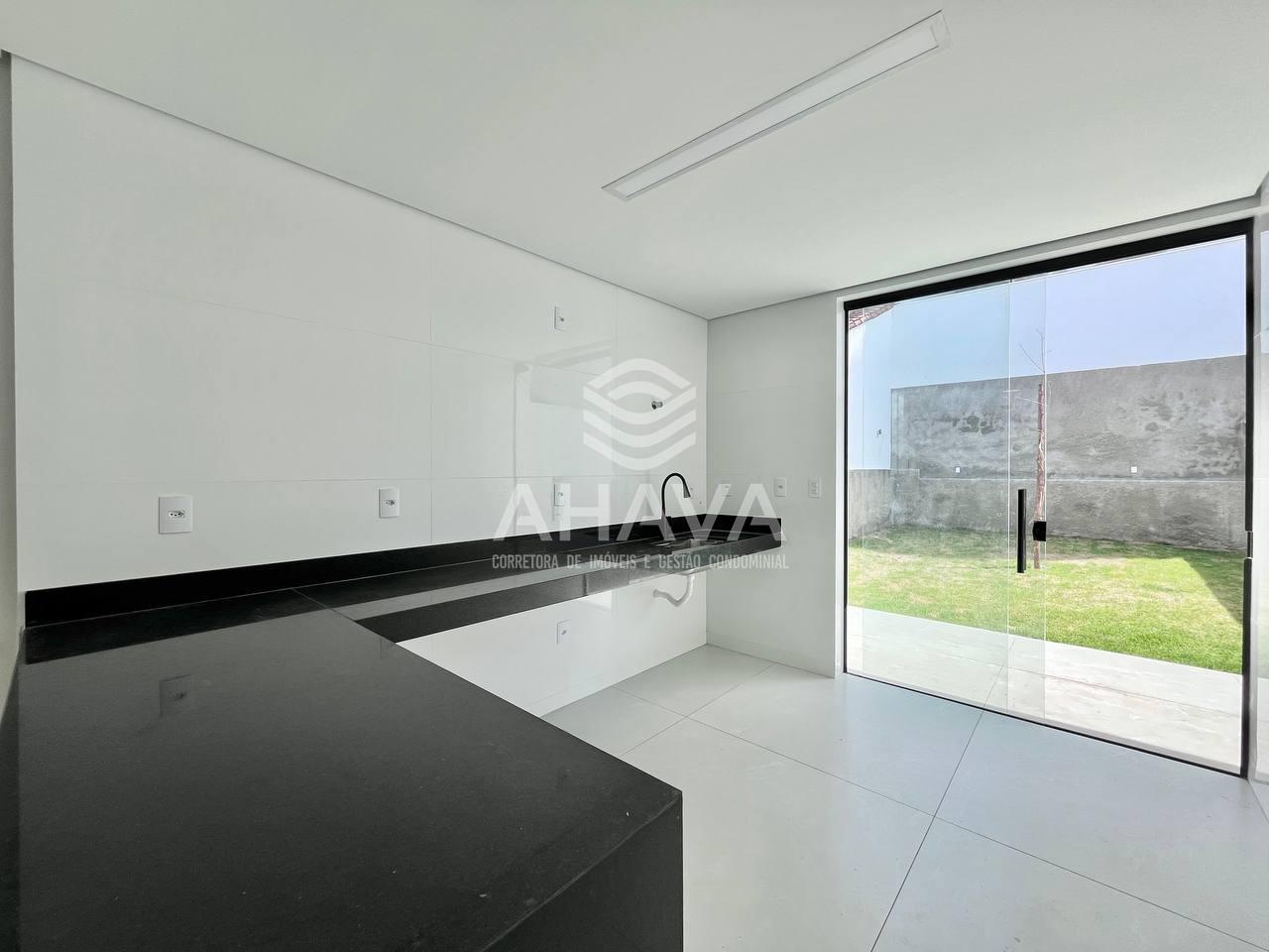 Casa geminada à venda no Planalto: 