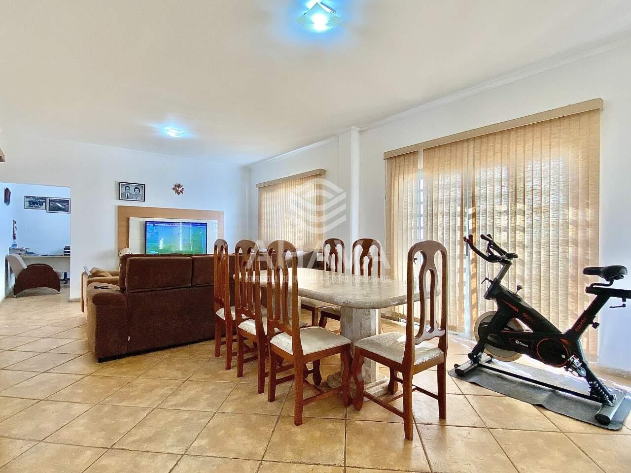 Casa à venda no Trevo: 