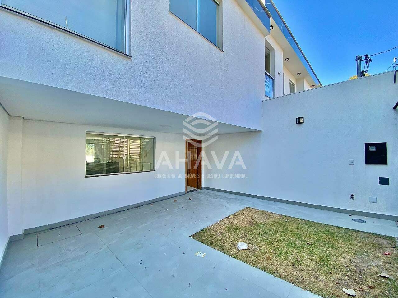 Casa geminada à venda no Santa Amélia: 