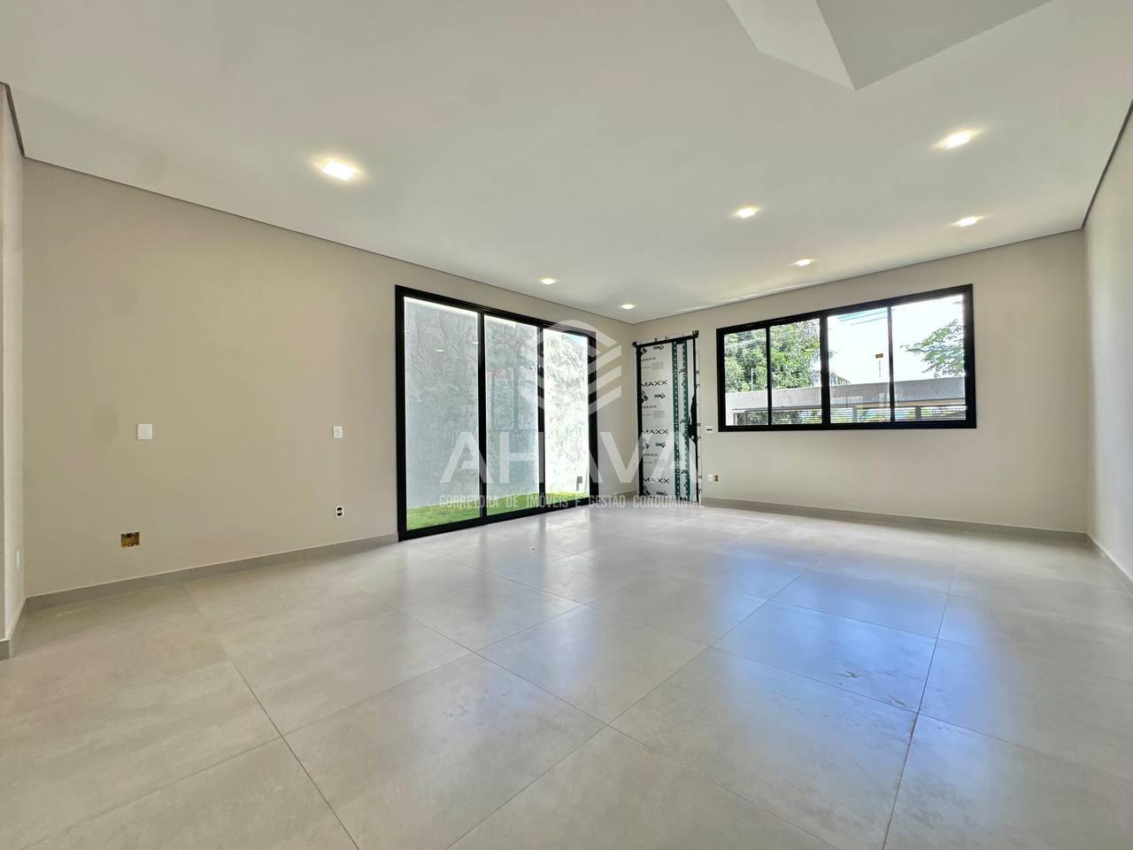 Casa geminada à venda no Trevo: 