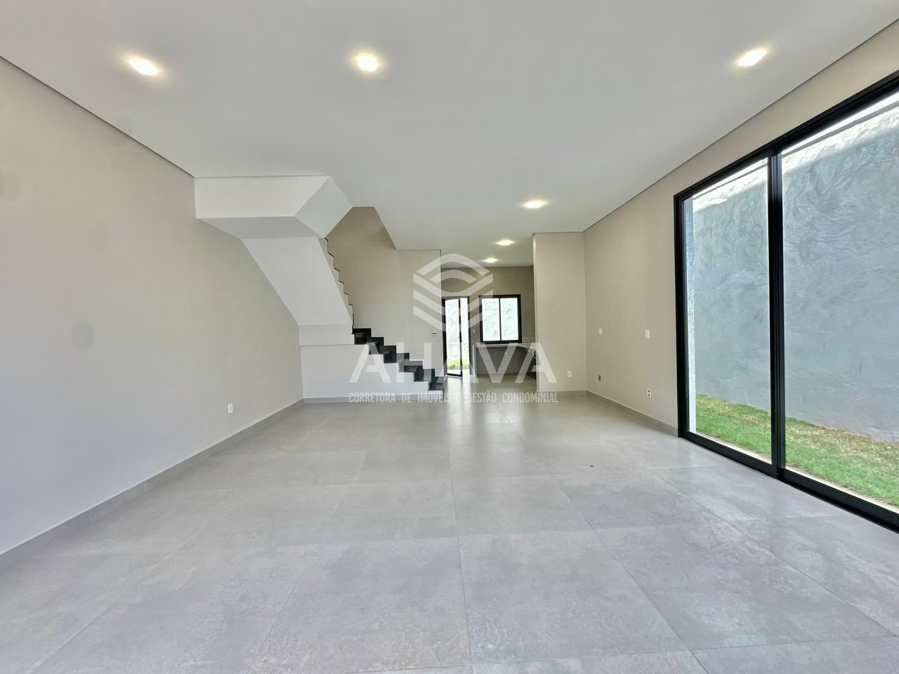 Casa geminada à venda no Trevo: 