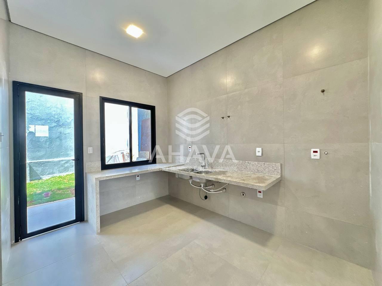 Casa geminada à venda no Trevo: 