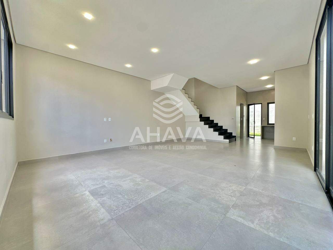 Casa geminada à venda no Trevo: 