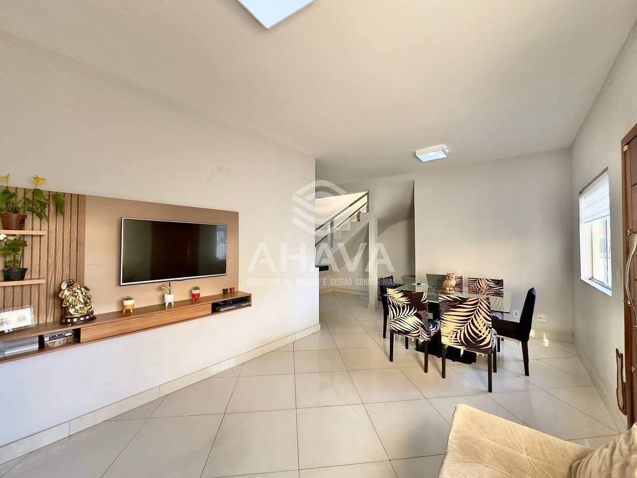 Casa em condomínio à venda no Santa Branca: 