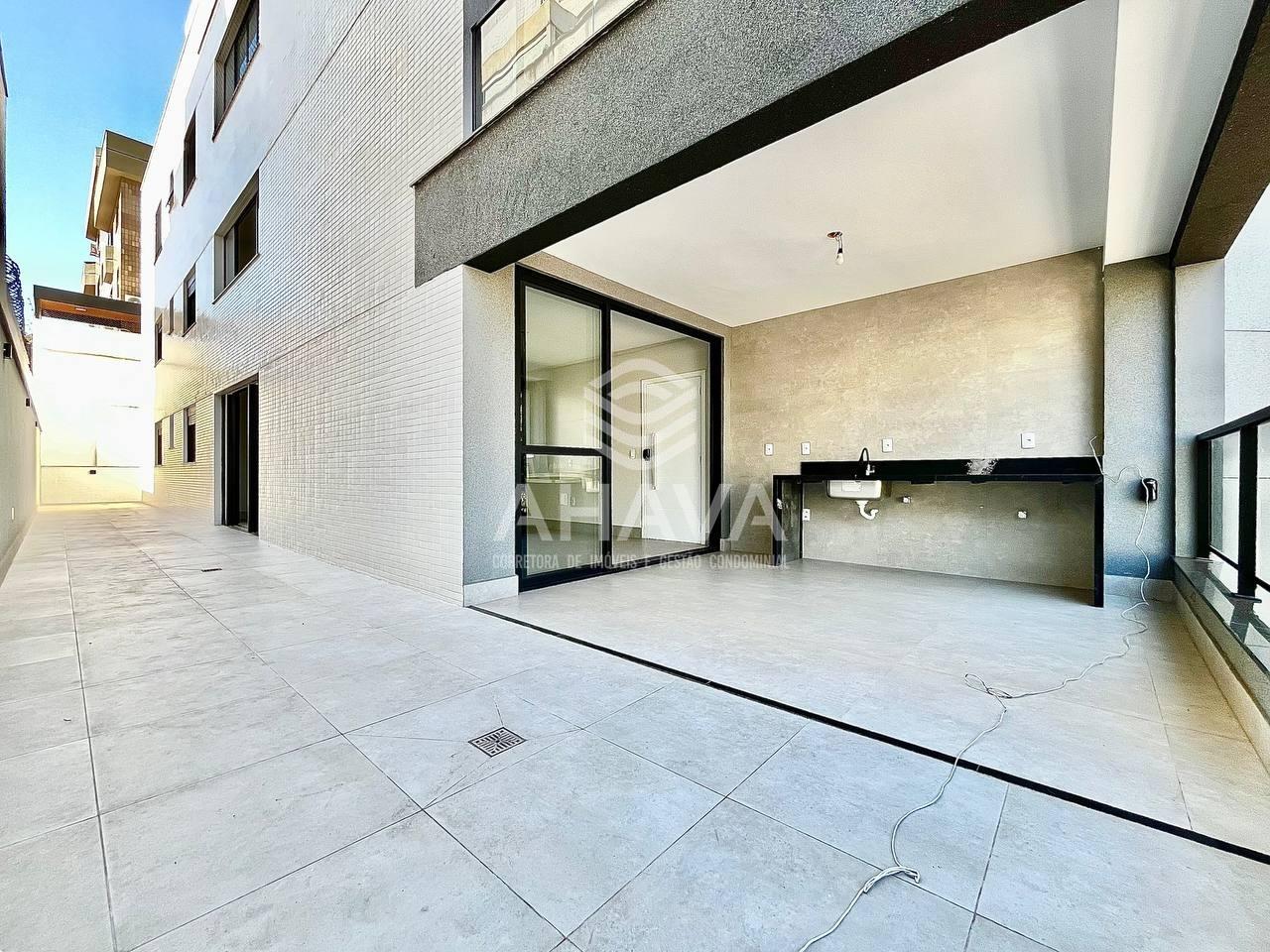 Apartamento com área privativa à venda no Liberdade: 