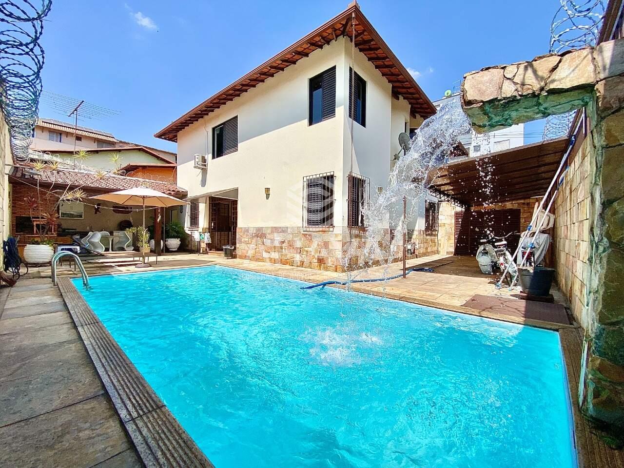 Casa à venda no Santa Rosa: 