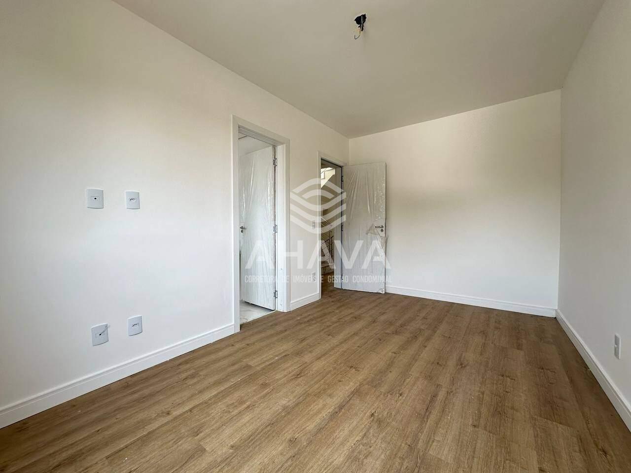 Casa geminada à venda no Planalto: 