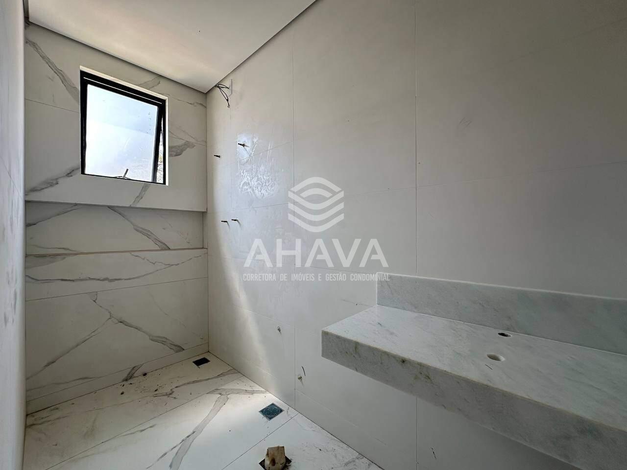 Casa geminada à venda no Planalto: 