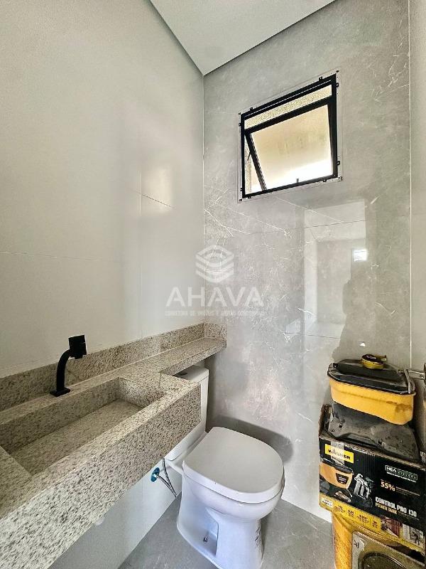 Casa geminada à venda no Itapoã: 