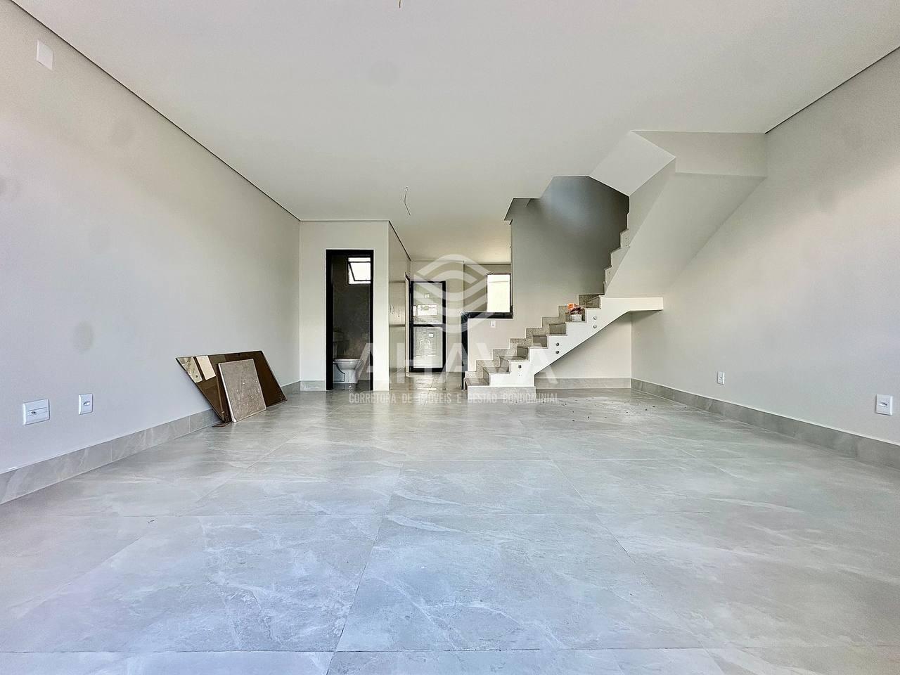 Casa geminada à venda no Itapoã: 